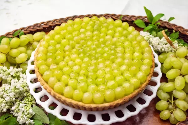 「【キル フェ ボン】＜春メニュー＞やわらかな春の気配とともにお届けする、旬のイチゴや柑橘が彩る季節限定タルト登場！」の画像