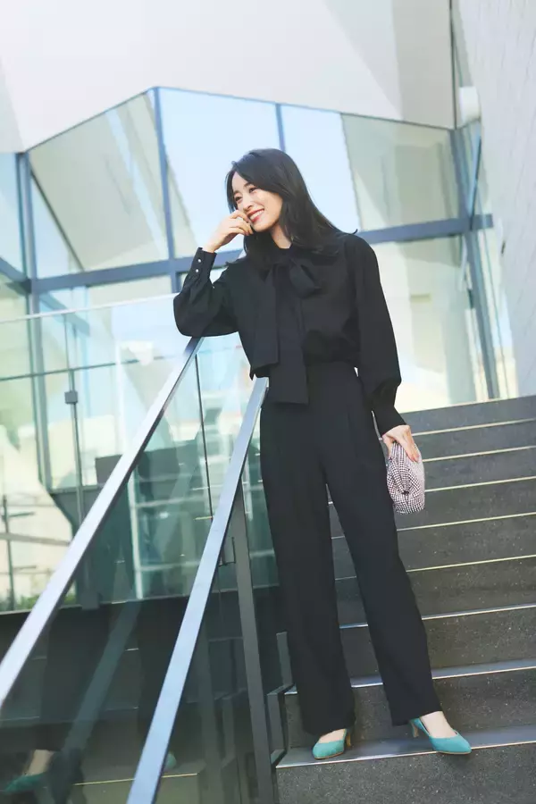 「人気雑誌「Oggi」とMeWORK®のコラボアイテムが新登場　高機能とトレンドを両立したセットアップ・トップスなど全30種！」の画像