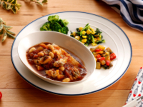 コンソメ×デミグラスのWベースで仕上げた「白身魚のトマトクラムチャウダー」が1月28日（水）に新登場