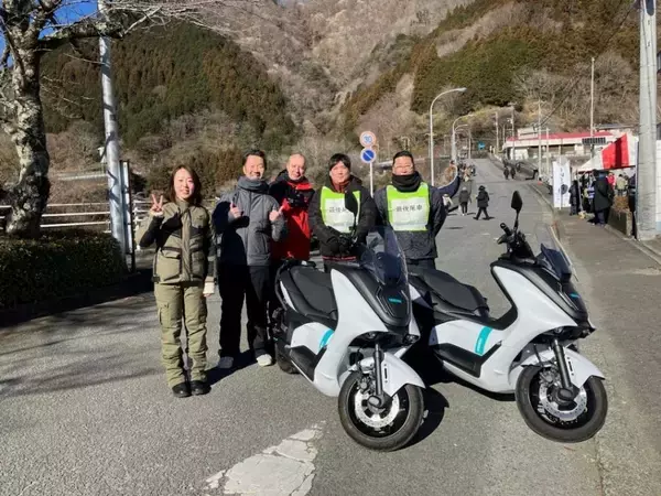 「電動スクーター「E01」が、第79回市町村対抗「かながわ駅伝」競走大会で大学生エキシビションレースの走行をサポート」の画像