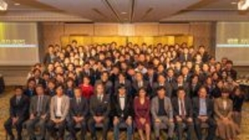 明豊エンタープライズグループの年間優秀社員を表彰する「明豊AWARD 2025」を開催