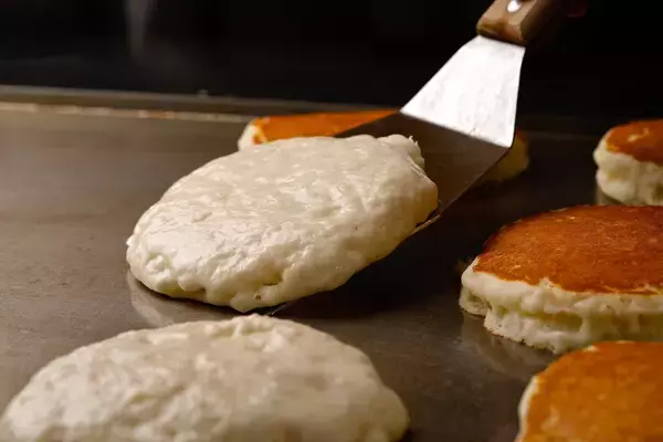 「トリドールグループが掲げる「心的資本経営」から生まれた新制度　コナズ珈琲で成長感謝ポイント制度「MAHALO（マハロ）」開始」の画像