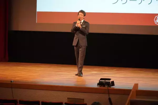 「武庫川女子大学看護学部が開設から10年を迎え、記念シンポジウムを開催しました。」の画像