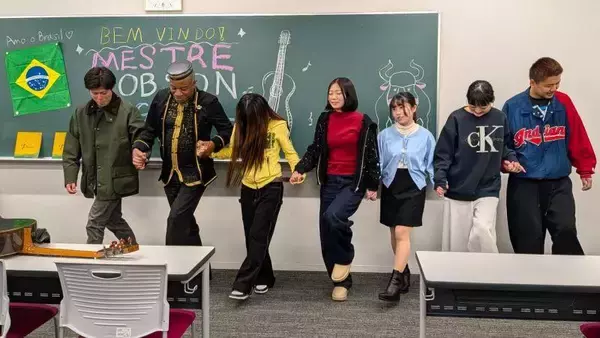 「ブラジル人ギタリスト ホブソン・ミゲル氏による特別講演が行われました」の画像