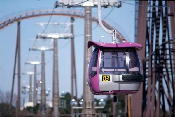 「『ポケパーク カントー』オープンに合わせ、最寄り駅の京王よみうりランド駅や電車も『ポケパーク カントー』装飾に！！」の画像