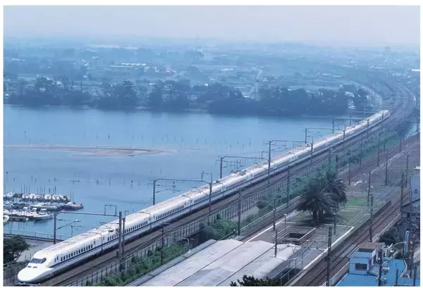 「【BLUE BULLET開店1周年記念】懐かしい車両と「自然×鉄道」が美しいポストカードセット2種を新発売」の画像