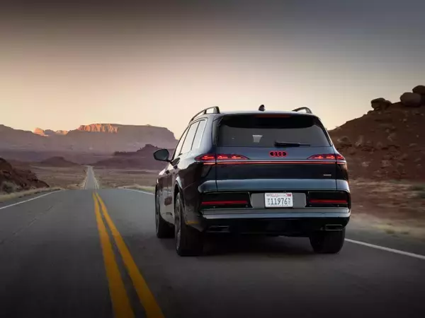 「Audi Q9、セグメント初のモデルとして室内空間と快適性を再定義：新たなポートフォリオのフラッグシップ」の画像