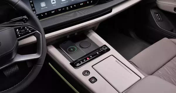 「Audi Q9、セグメント初のモデルとして室内空間と快適性を再定義：新たなポートフォリオのフラッグシップ」の画像