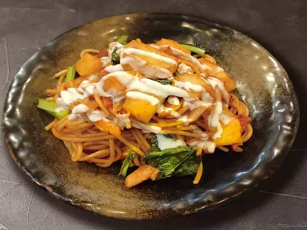 「焼きスパゲティ専門店「ロメスパバルボア」期間限定スペシャルスパゲティ 「ハワイアン ナポリタン」」の画像