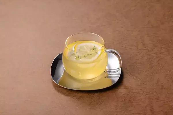 「【ホテルグレイスリー新宿】冬限定のあま〜いスイーツとあったかドリンクなど全6種が登場！いちごたっぷり「ストロベリーモンブランパフェ」で大人スイーツを堪能」の画像