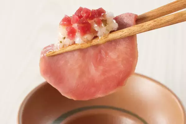 「【しゃぶしゃぶ温野菜】初春限定の紅白二彩鍋！毎年好評の「梅たんしゃぶ」と新作「鶏白湯しゃぶ」が期間限定で登場 ～華やかな紅白仕立てで、「さっぱり×コクうま」の対照的な味わい～」の画像