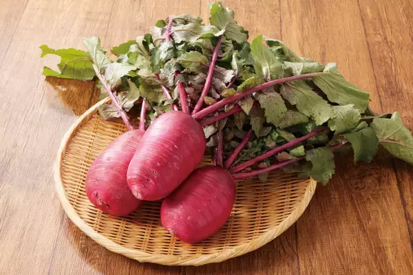 「【しゃぶしゃぶ温野菜】初春限定の紅白二彩鍋！毎年好評の「梅たんしゃぶ」と新作「鶏白湯しゃぶ」が期間限定で登場 ～華やかな紅白仕立てで、「さっぱり×コクうま」の対照的な味わい～」の画像