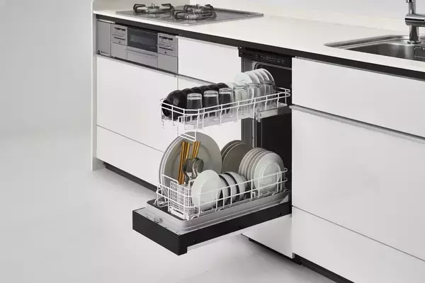 「LIXILがキッチン「ノクト」「シエラ」を刷新　家具のような素材感と空間に調和するデザインへ進化」の画像