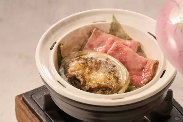 「【ラフォーレ伊東温泉 湯の庭】桜から新緑へ、伊東の季節の移り変わりを表現した特別会席付プラン「春景色会席プラン」を発売」の画像