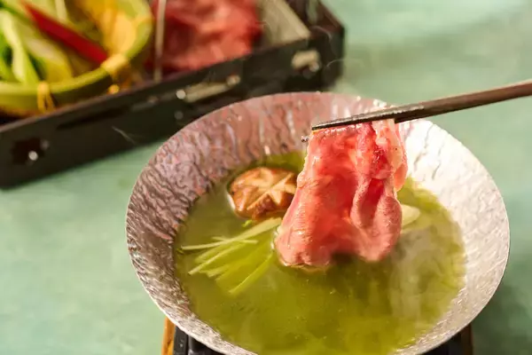 「【ラフォーレ伊東温泉 湯の庭】桜から新緑へ、伊東の季節の移り変わりを表現した特別会席付プラン「春景色会席プラン」を発売」の画像