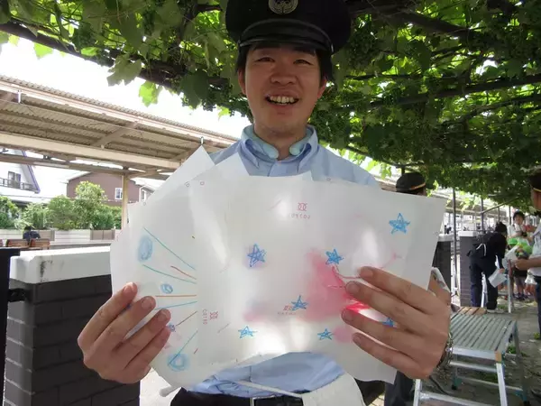 「《鉄道ファンもワイン好きも注目》「日本で唯一！駅ホームのぶどう園」のメルロで造った「塩尻駅メルロ2025」が、今年はリニューアルして登場。12月20日（土）から販売します。」の画像