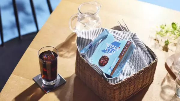 「発売以来累計約1億杯飲まれた（※1）アイスコーヒーの新定番「ネスカフェ アイスブレンド」に新ラインアップが登場」の画像