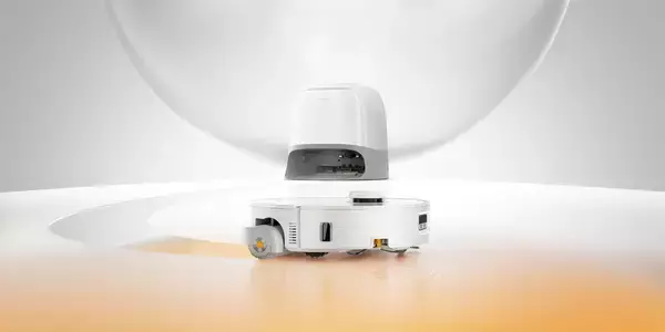 キレイへ、転がせ。Roborock初、ワイドローラーモップを搭載し、水拭き性能を重視したロボット掃除機「Qrevo Curv 2 Flow」を発売