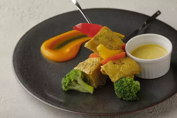 「琵琶湖マリオットホテル　選べるメインと多彩なブッフェが楽しめるランチ「Pick & Enjoy Lunch」を販売」の画像