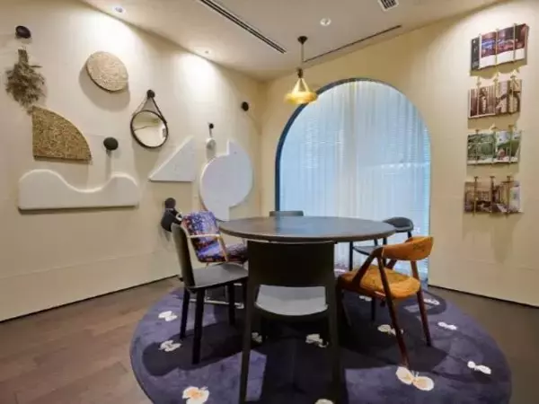 「”ウェルビーイング”を追求した会議室「ATELIER with minä perhonen（アトリエ ウィズ ミナ ペルホネン）」を発表」の画像