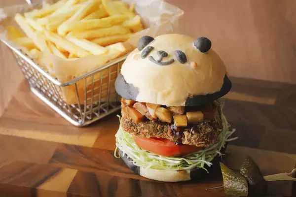 「【南紀白浜マリオットホテル】歴代パンダファミリーとの思い出に包まれる、特別ルームでの宿泊プラン「Panda Family Farewell Stay」を発売」の画像