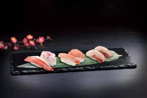 「豪華なカニ！旬の寒ブリ！「極上かにと寒ぶり」フェアバレンタインにもぴったり！中からとろけ出す本格的な濃厚フォンダンショコラも新登場―2月6日（金）から期間・数量限定で開催―」の画像