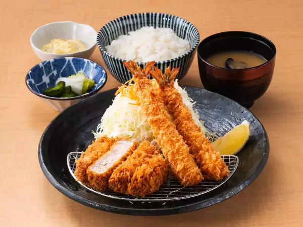 「【とんかつ神楽坂さくら】世界が認めた美味しさ「大麦仕上三元豚」が登場。“大麦”で仕上げ、あっさりとした上質な脂が特長の、厚切りご馳走とんかつ」の画像