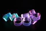「リチウムイオン二次電池「EnerCera」を搭載したLEDバングルを開発」の画像2