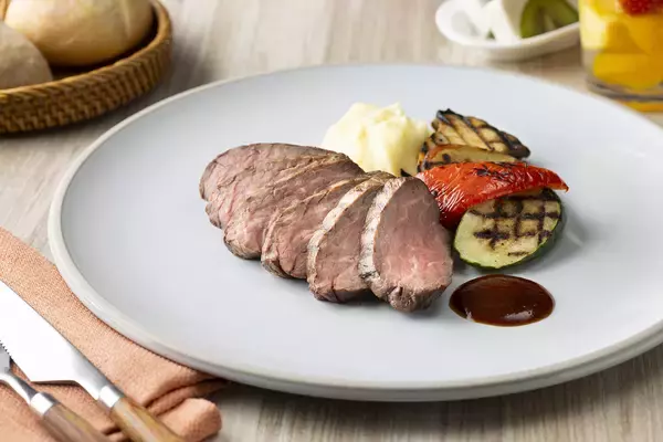 「【コートヤード・バイ・マリオット 新大阪ステーション】お料理はコースで、デザートはブッフェスタイルで食べ放題「GOLDEN WEEK SPECIAL LUNCH COURSE」を発売」の画像