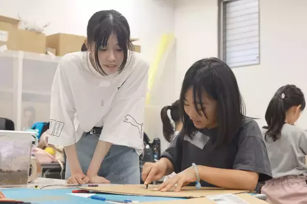 「武蔵野学芸専門学校高等課程が「夏のこども絵画教室」を実施 ― 生徒らが主体となって企画・運営、3日で満員御礼の地域に愛される体験型イベント」の画像