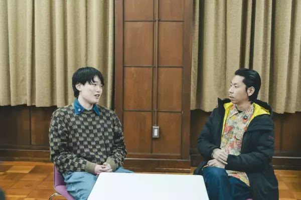 「【拓殖大学】呂布カルマ氏と学生が対談 ― 大学生の心の内側を言語化する特設サイト「コトバで拓け、キミの世界」がオープン」の画像