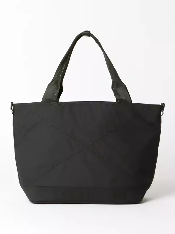 「世界的に有名な老舗ブランドが展開する「サムソナイト・レッド」に完全別注軽量コーデュラナイロンを採用した2WAYバックパックがスーツスクエアから発売」の画像