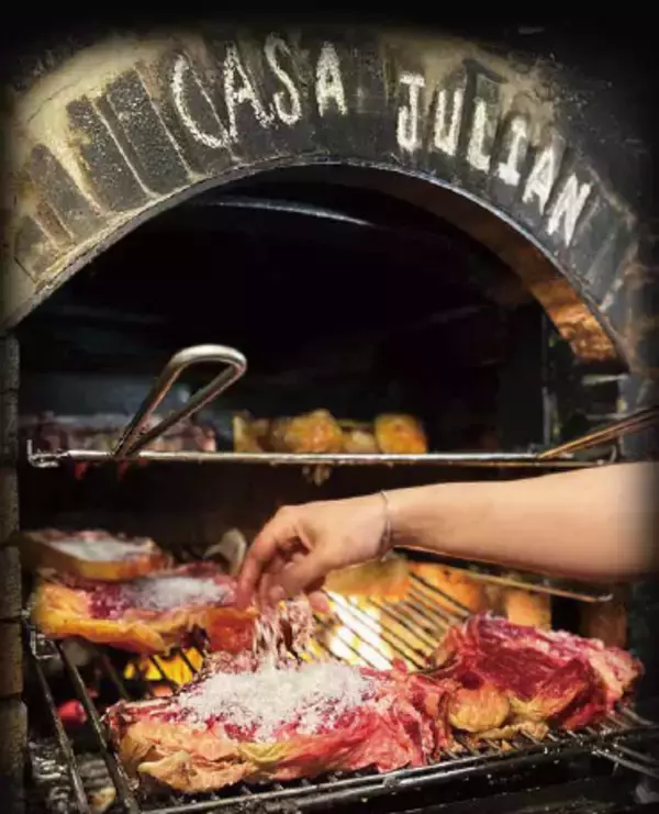 「世界のフーディーが集う、スペイン“チュレタ”（骨付きステーキ）の名店「Casa Julian（カサフリアン）」今秋、東京・南青山に日本初上陸」の画像
