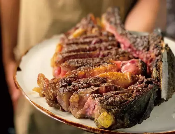 「世界のフーディーが集う、スペイン“チュレタ”（骨付きステーキ）の名店「Casa Julian（カサフリアン）」今秋、東京・南青山に日本初上陸」の画像