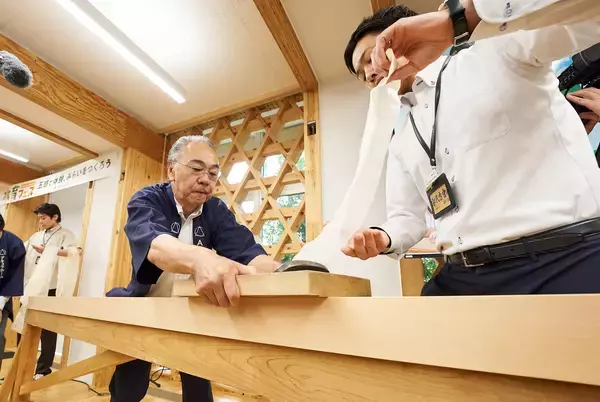 「子どもたちが“未来を守るヒーロー”になる「木育フェス」オープニングイベントに総勢3,500名参加！」の画像