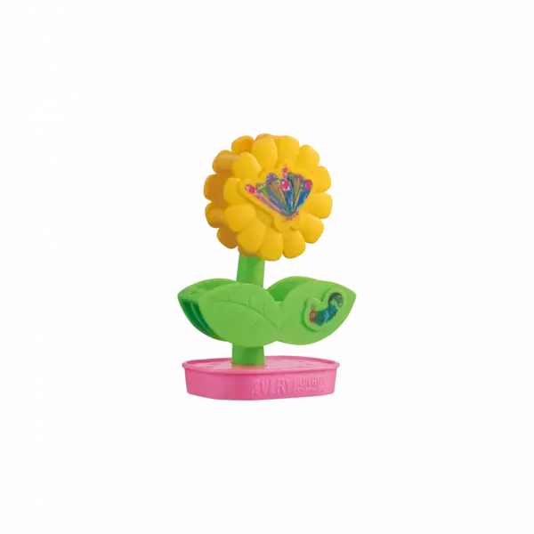 「しんちゃんワールド全開！はらぺこあおむしの絵本の世界観が楽しめる！ハッピーセット(R)「クレヨンしんちゃん」「はらぺこあおむし(TM)」6月13日(金)から期間限定販売！」の画像