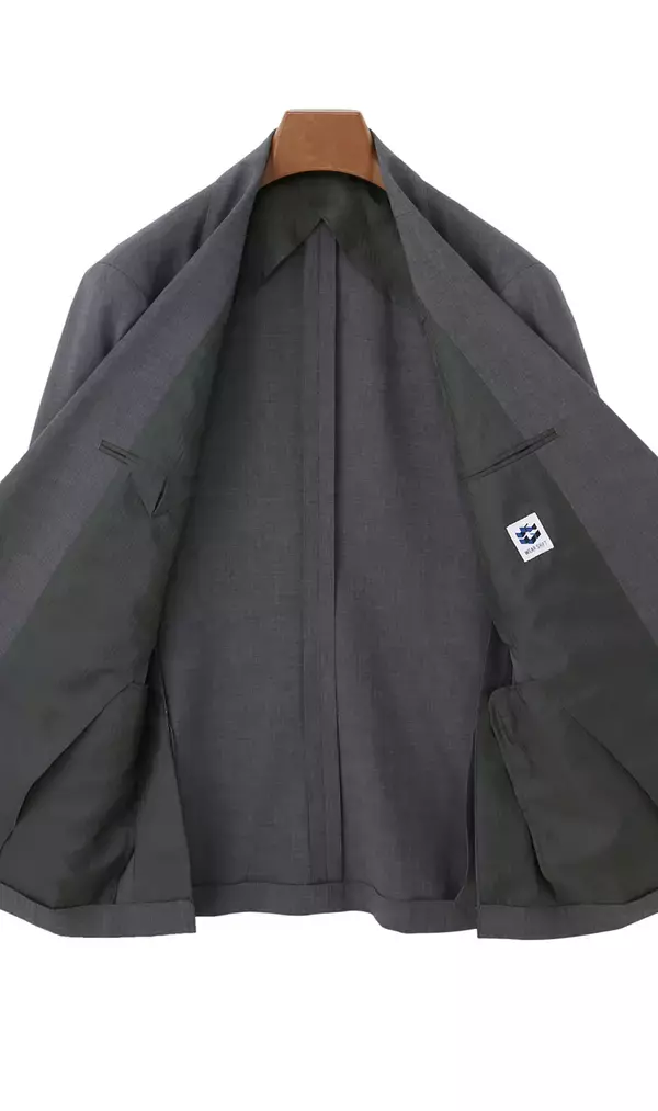 「終わらない服をつくろう。青山商事「WEAR SHiFT」プロジェクト回収したスーツのポリエステルを再利用した「ウエアシフトスーツ」を発売」の画像