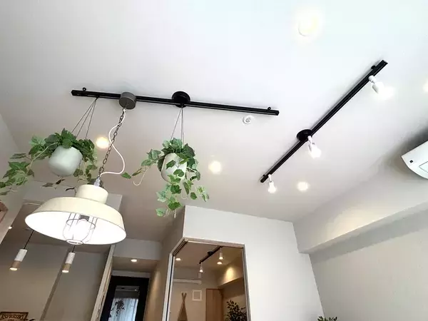 「緑と珈琲が癒しを紡ぐ、自分らしい日常を実現するリノベーション住戸～INITIA ＆ Renovationが提案する、自然と街が織りなすリトリートな暮らし～」の画像