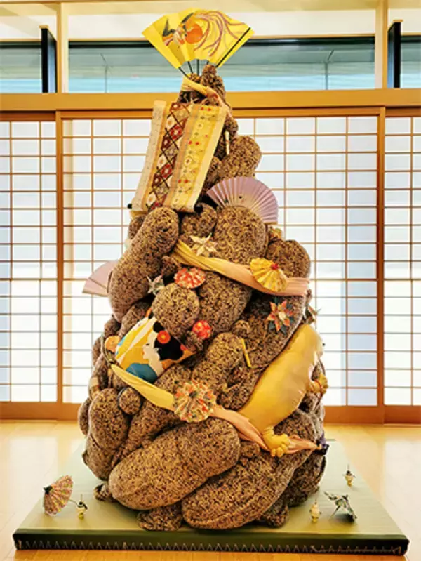 【京都水族館】西陣織など伝統産業製品と100体のぬいぐるみで作る「オオサンショウウオツリー2022」登場