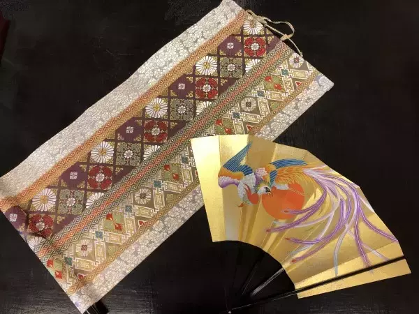 「【京都水族館】西陣織など伝統産業製品と100体のぬいぐるみで作る「オオサンショウウオツリー2022」登場」の画像