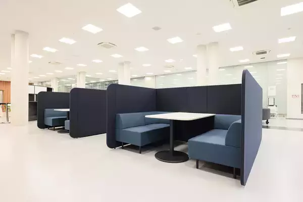 東京都市大学が世田谷キャンパス図書館のラーニング・コモンズをリニューアル ― 学生とつくる創造的な学びの空間へ