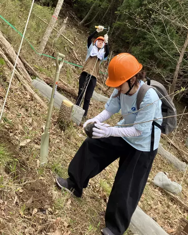 「神奈川県と大阪府、長崎県の「チューリッヒの森」にて合計75名による森林ボランティア活動を実施」の画像