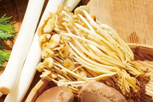 「しゃぶしゃぶ温野菜から、“新化系”麻辣湯が登場！ 昨年好評の「旨辛 麻辣湯しゃぶ」が復活。トマト×バジルの「イタリアン麻辣湯」や「スパイシートマト麻辣湯」「ニラ醬麻辣湯」など、アレンジ無限大」の画像