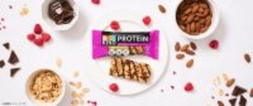 世界12カ国で人気のフレーバーが「プロテインシリーズ」に仲間入り「BE-KIND(R)　プロテイン ダークチョコレート＆ラズベリー」新発売！