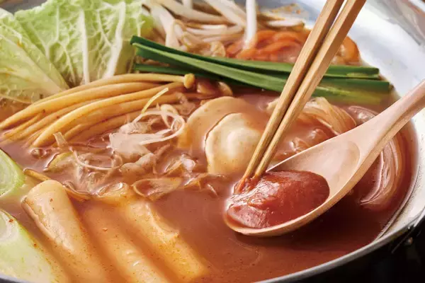 「【しゃぶしゃぶ温野菜：イベントレポート】最旬トレンド！9種の薬膳香る『旨辛 麻辣湯しゃぶ』＆九鬼「芳醇胡麻油」香る『鶏清湯 葱たんしゃぶ』」の画像