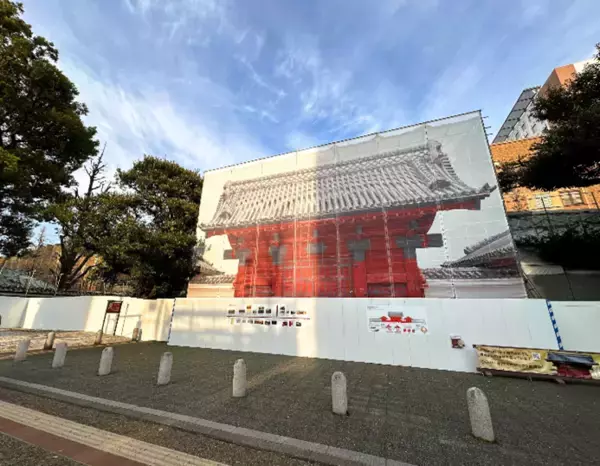 「【東京大学】山崎製パンとの共同開発によるチャリティ「ランチパック」が発売――東大150周年を記念した「青春の味」、売上の一部は赤門の修繕へ寄付――」の画像