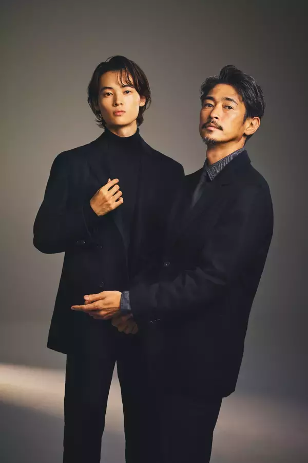 「時を超え窪塚洋介・愛流親子の再現写真が新ビジュアルに　スーツスクエアの成人式応援キャンペーン9月22日よりスタート」の画像