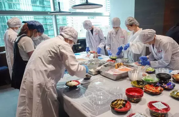 「東京家政大学の学生らがマリンフーズ株式会社と海鮮丼メニューレシピを共同開発 ― 推し海鮮丼総選挙を実施」の画像