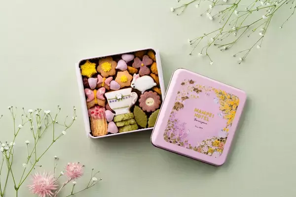 【万平ホテル】小動物と春の草花が彩る、”花柄メニュー”のクッキー缶第3弾「万平ホテルフラワークッキー缶・春」を発売