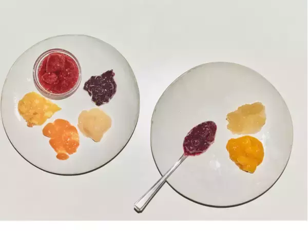 「「まるごと果実 いちご」の香りがする本屋が登場！アヲハタ初書籍「Is this “jam” or not?」の発売を記念して書店でのコラボレーションを実施」の画像